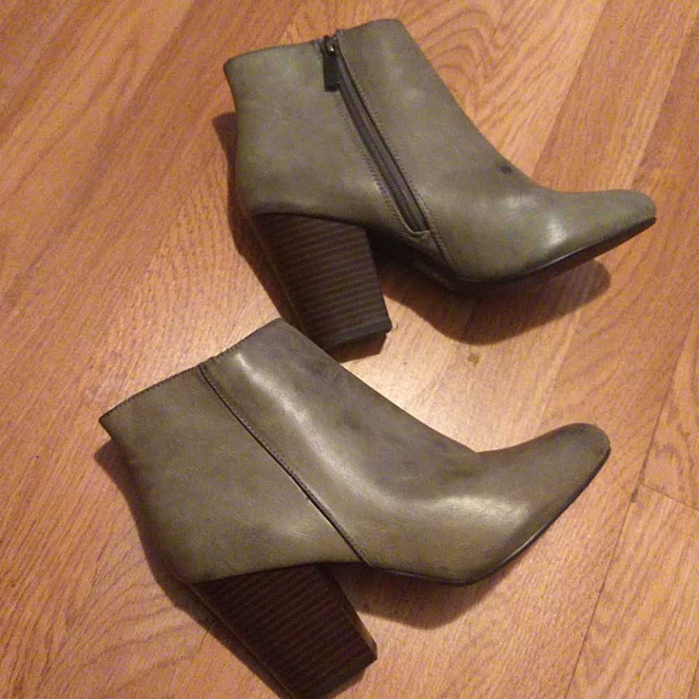 Booties - Picture 6 of 7